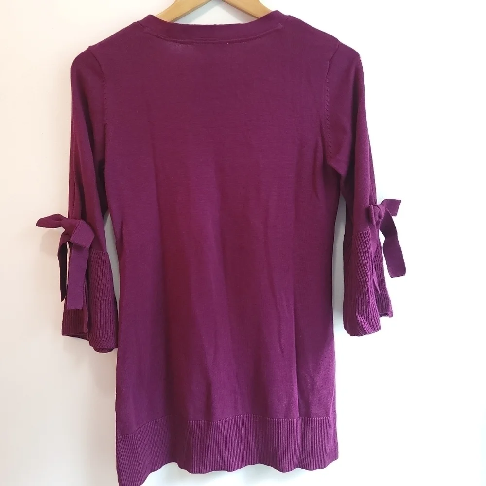 Isaac Mizrahi Live  V Neck Sweater with Bell  Sleeves Size XXS - Picture 11 of 12